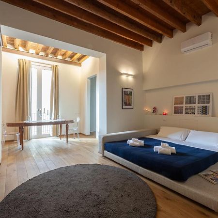 Ognissanti Suite-Hosted By Sweetstay Firenze Esterno foto